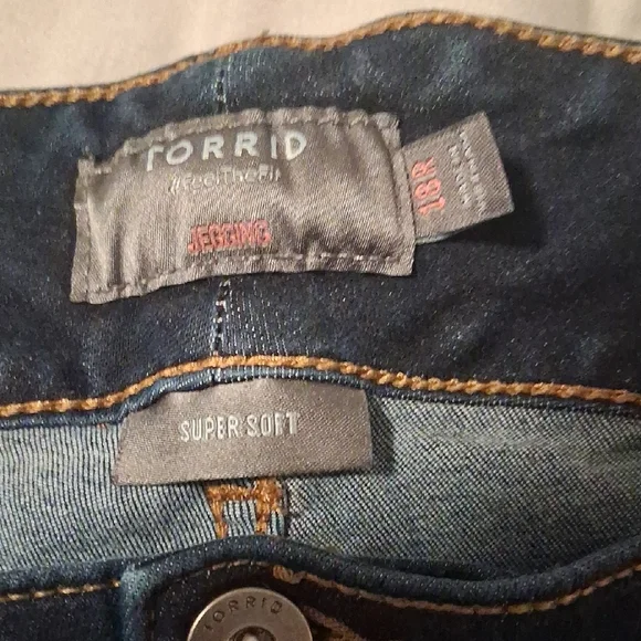 Torrid Blue Skinny Jeans Classic Denim - Picture 3 of 3